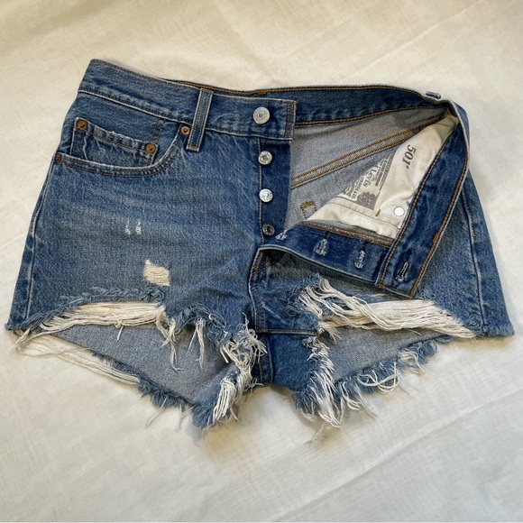 Levi’s 501 Denim shorts - Picture 2 of 5